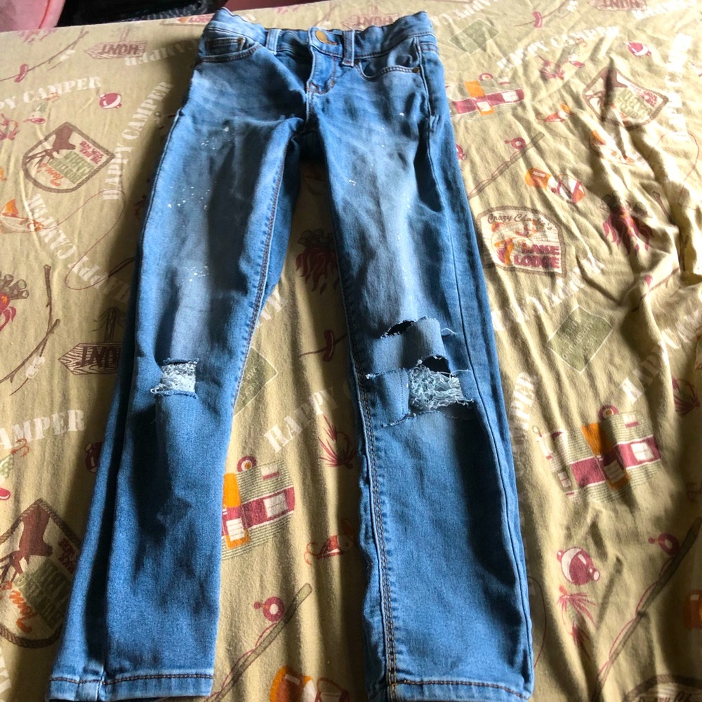 Ripped skinny jeans